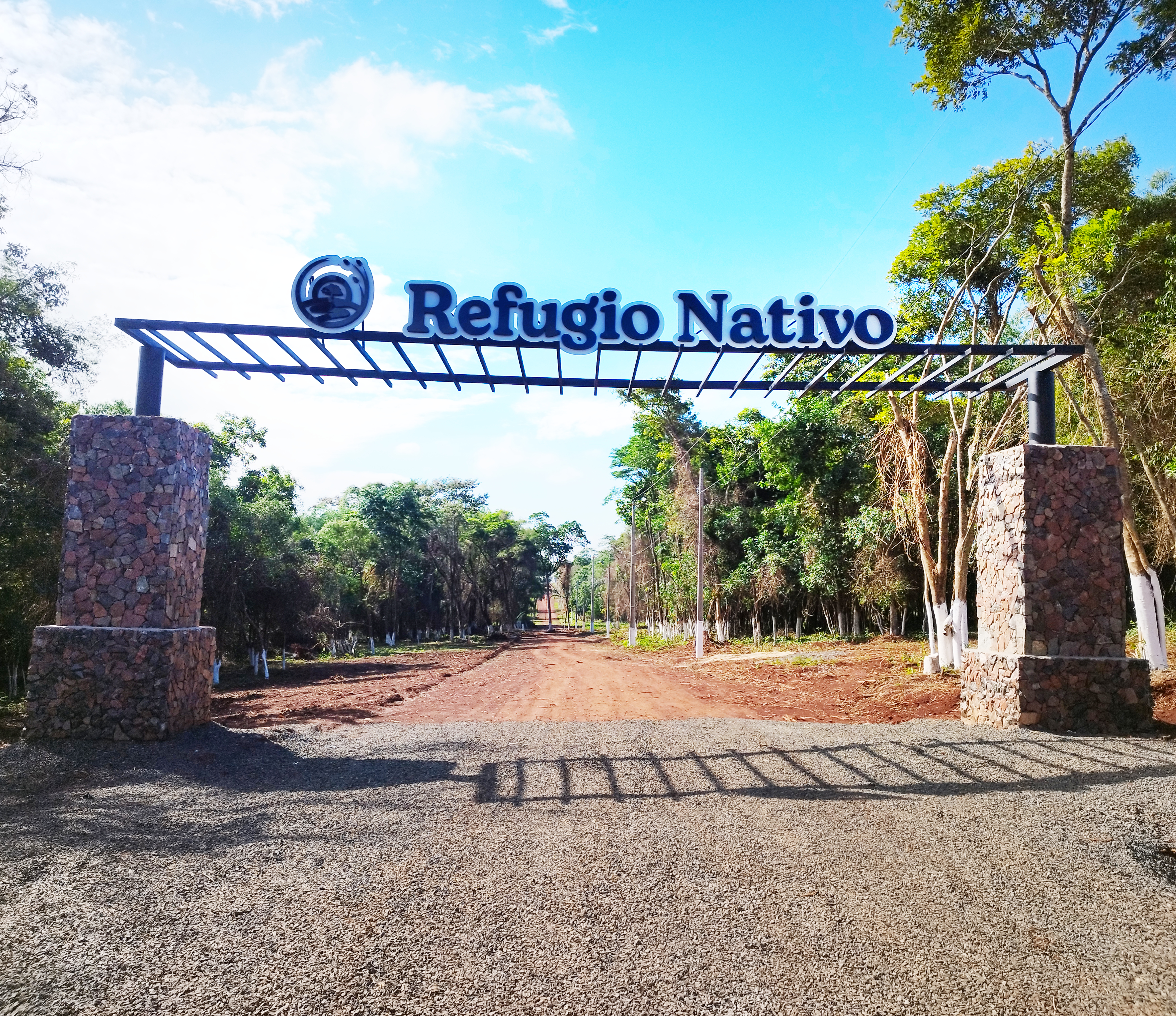 Entrada de Refugio Nativo